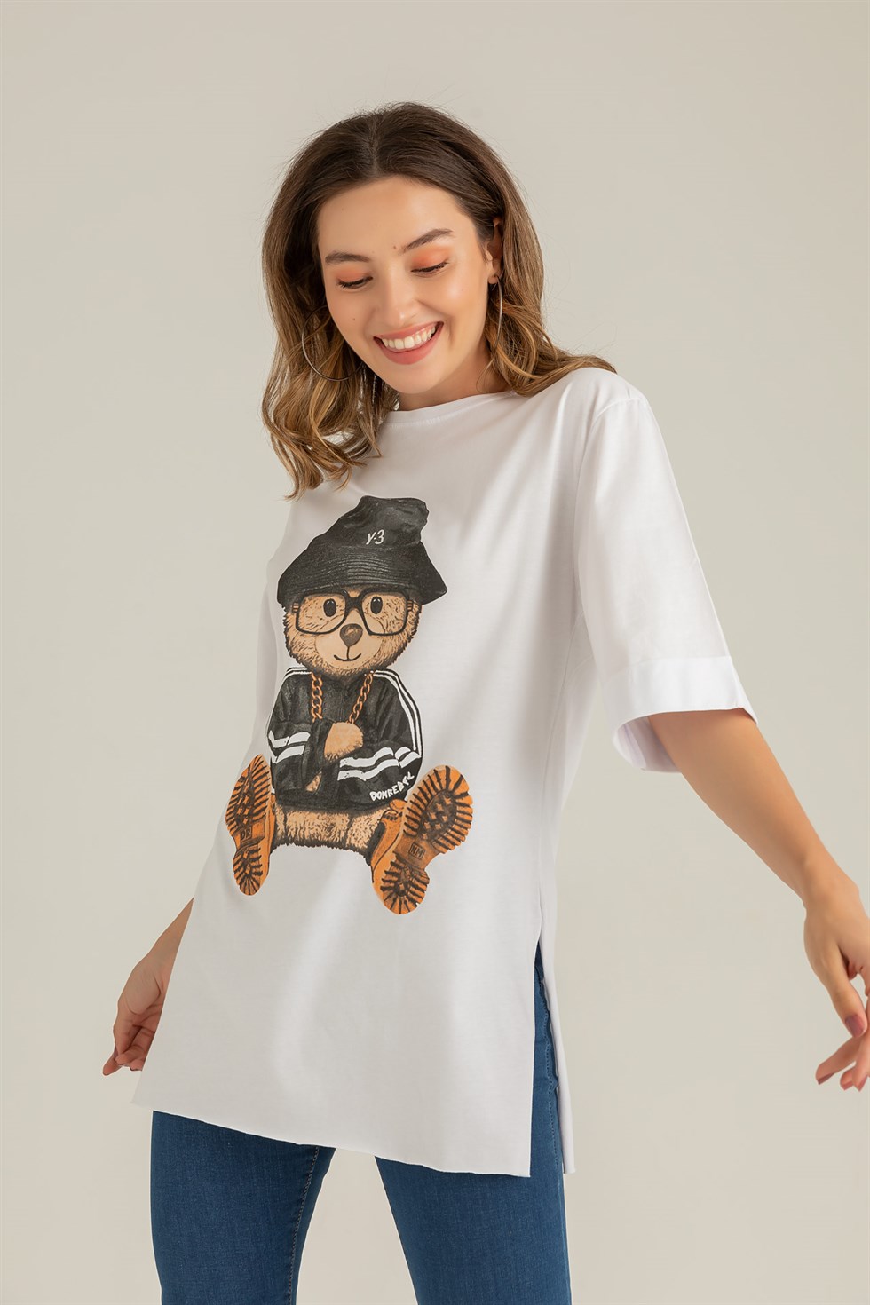 Deniz Butik Baskılı Yan Kesik T-Shirt - BEYAZ. 1