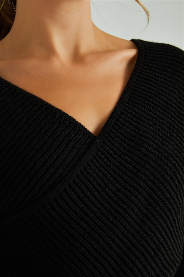 Black Pullover